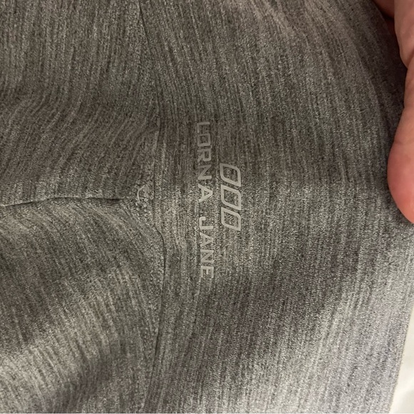 Lorna Jane gray mesh insert crop leggings - Picture 8 of 11